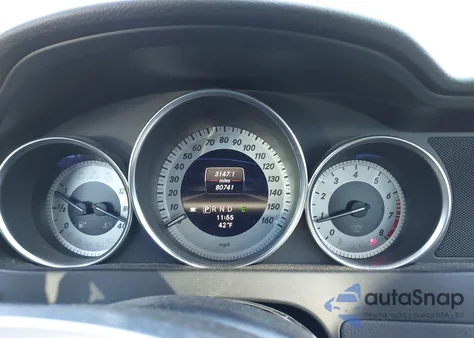 2013 Mercedes-Benz C 250 Sport z USA, uszkodzony, nr VIN WDDGF4HB2DR270512